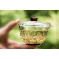 口感好的冰鎮(zhèn)來(lái)鳳藤茶，讓夏天更涼快